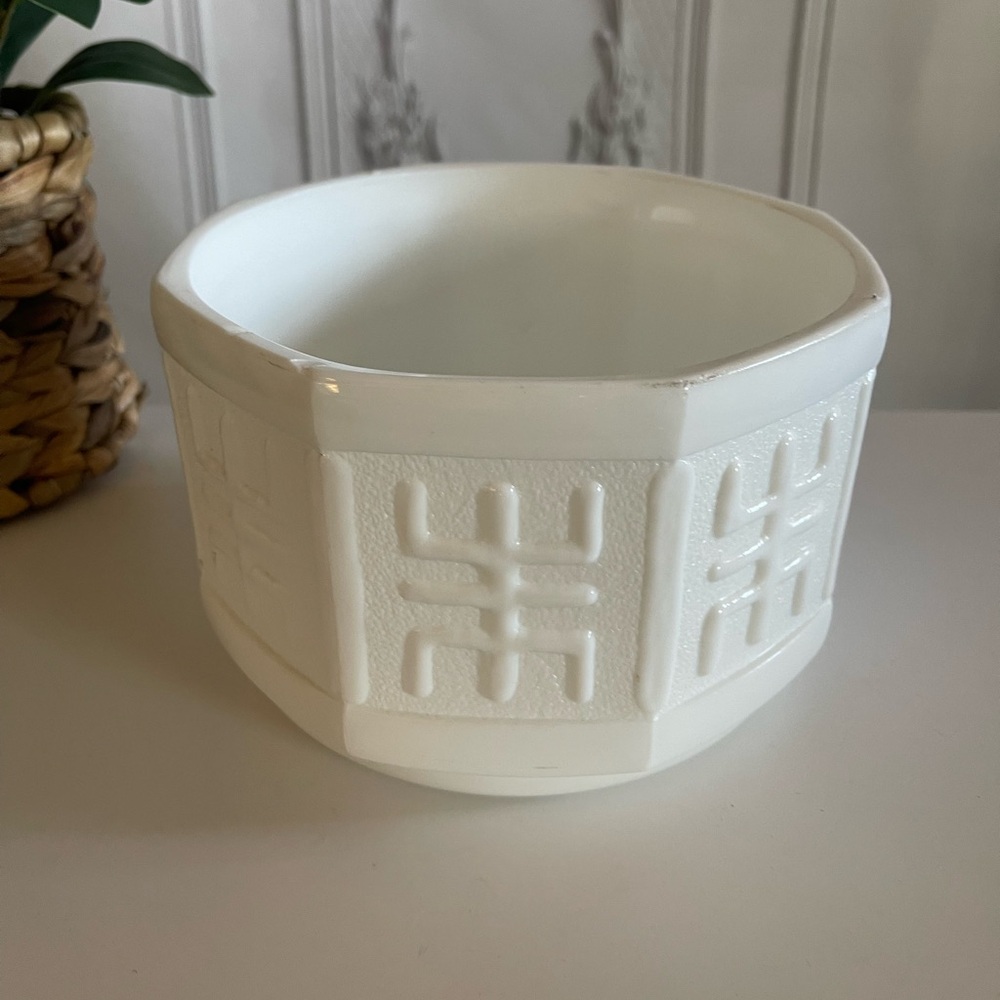 Elegant White Ceramic Planter